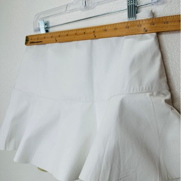 NWT Cotton Candy LA White Flounce Mini Skirt Built-in Shorts M - Picture 12 of 13